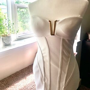 Windsor strapless body con dress
